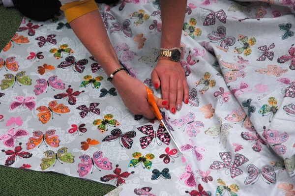 Kolejne chusty trafiły na oddziały onkologiczne naszego Szpitala. W jesiennej edycji akcji powstało ich prawie 300!