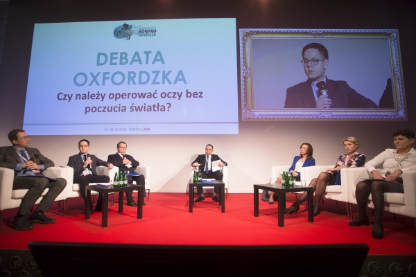 Czy należy operować oczy bez poczucia światła? - Debata Oksfordzka z udziałem naszych specjalistów