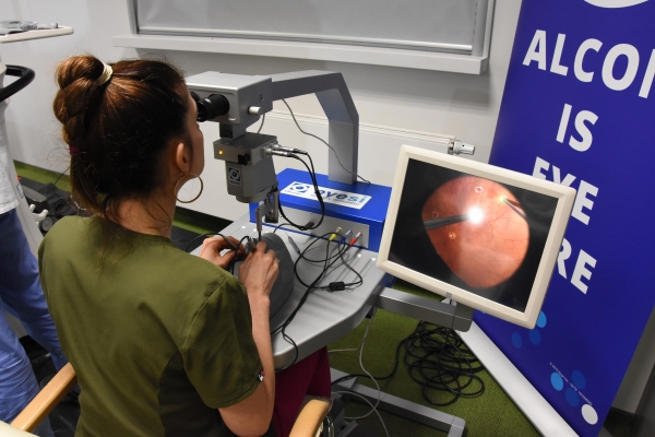 Okuliści z Ceglanej trenują na najnowocześniejszym symulatorze operacyjnym!